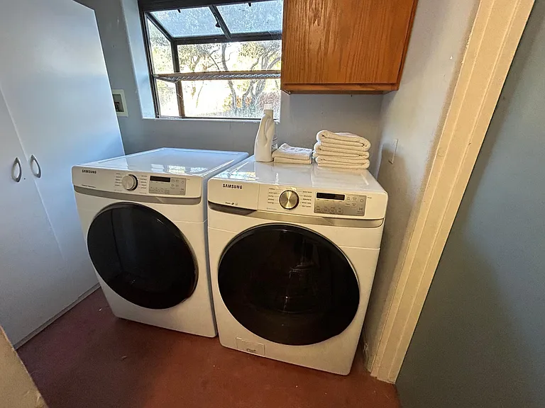 102 Laguna Pl — Photo 35
