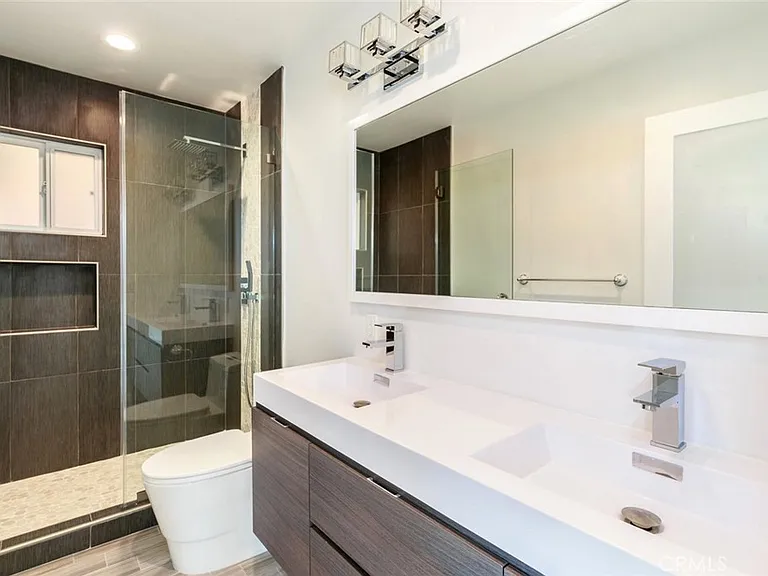 126 Neptune Ave — Photo 10