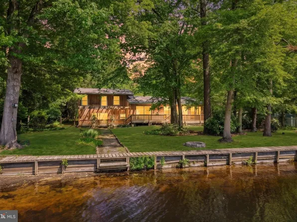 34 Oakwood Dr, Medford, NJ 08055