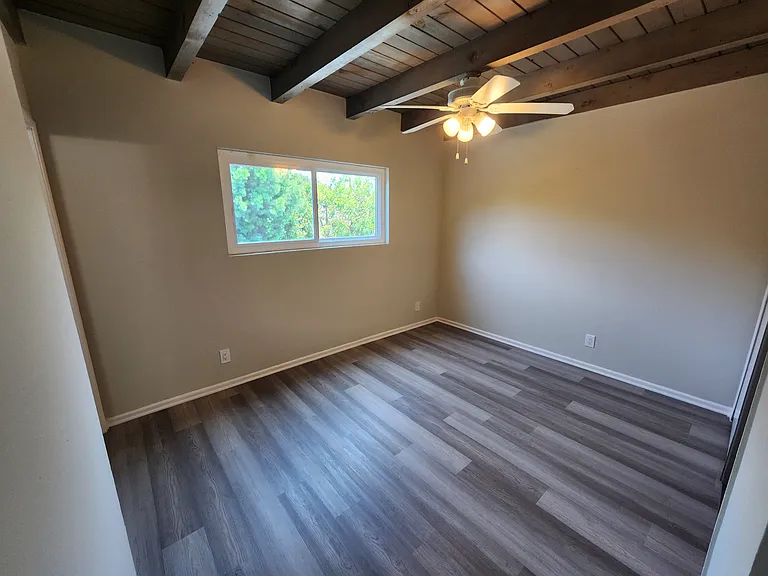 15043 Victory Blvd #11 — Photo 17