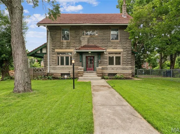 5922 Oakherst Pl, Saint Louis, MO 63112