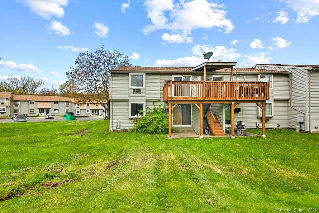 Building Photo - 35 Carillon Dr #D