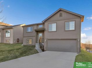 9181 Black St, Omaha, NE 68122
