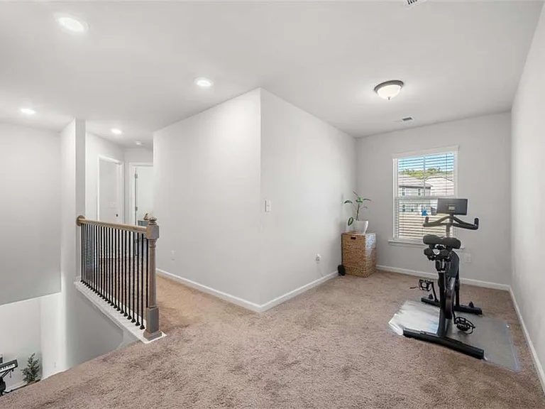 925 Lakehaven Ln — Photo 12