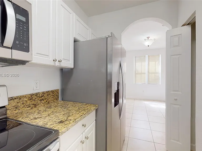 2929 SE 2nd St #7 — Photo 5