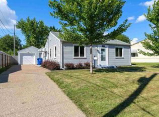 3621 15th Avenue Ct, Moline, IL 61265