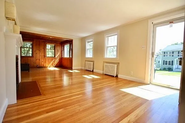 20 Orlando Ave — Photo 6