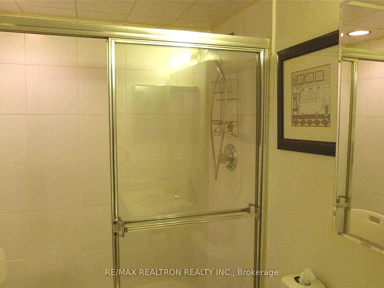 7601 Bathurst St #804 — Photo 12