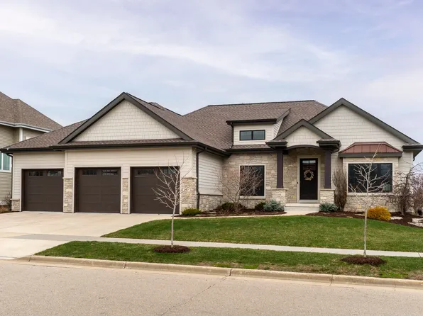 1107 Ireland Dr, Waunakee, WI 53597