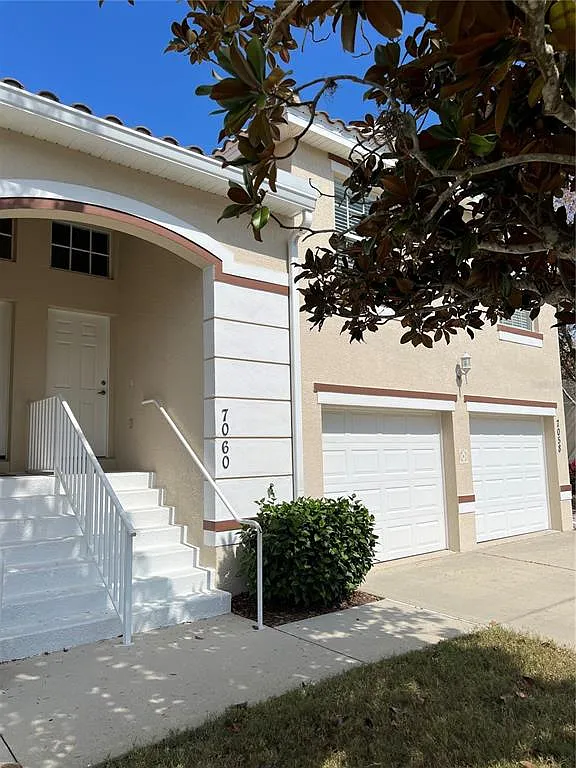 2 bed, 2.0 bath, 1368 sqft, $1,950 — Photo 2