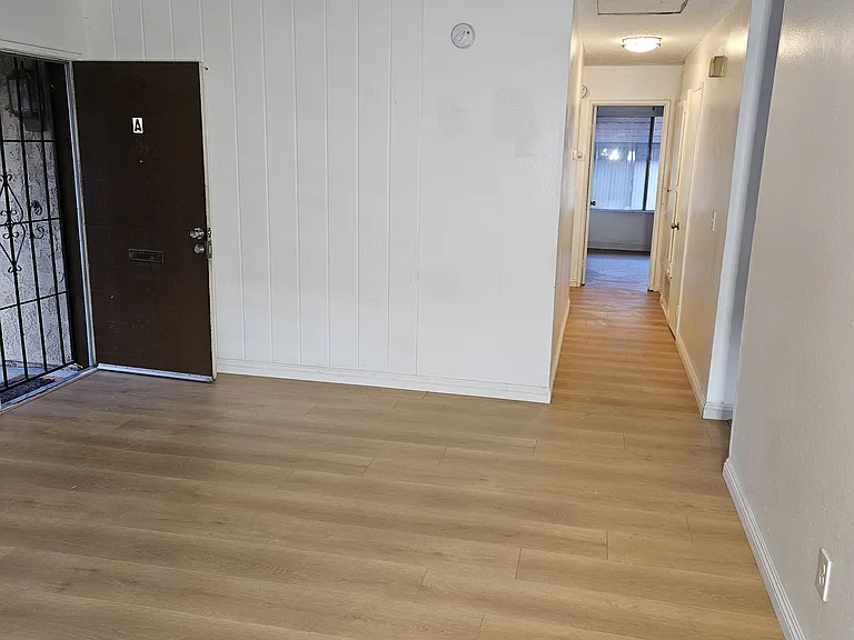 1042 W Pine St #A — Photo 7