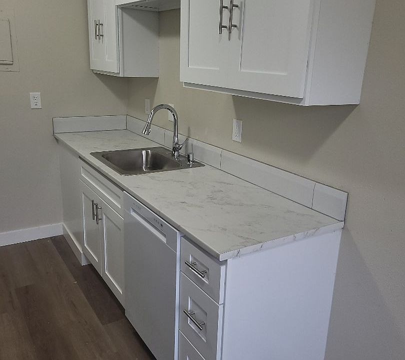 1st image of 1806 E Fourth Plain Blvd APT 20