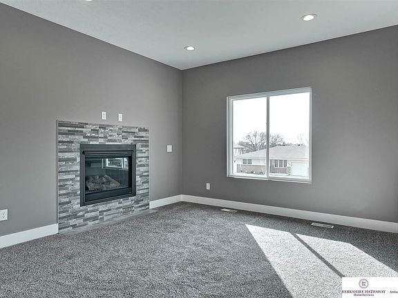 4th image of 2521 S 49th Ave
