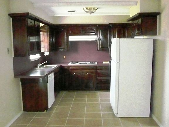 4th image of 4454 NW Baltimore Ave