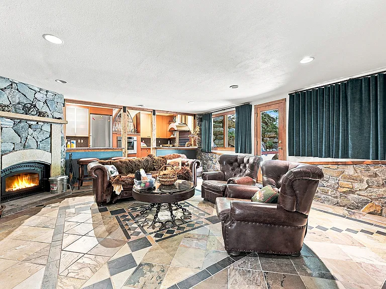 551 Aspen Dr — Photo 24