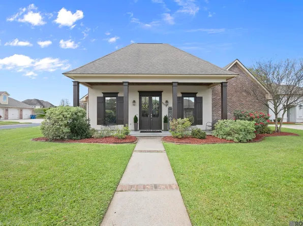 13573 Bluff Point Dr, Geismar, LA 70734