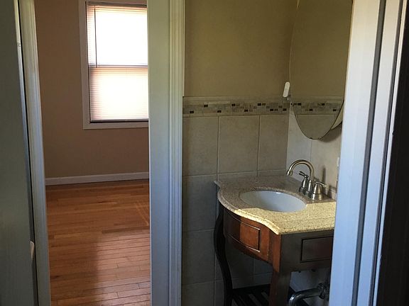 4th image of 4540 Jarboe St