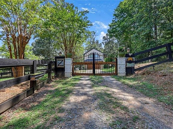 3rd image of 268 Creek Bank Dr #A