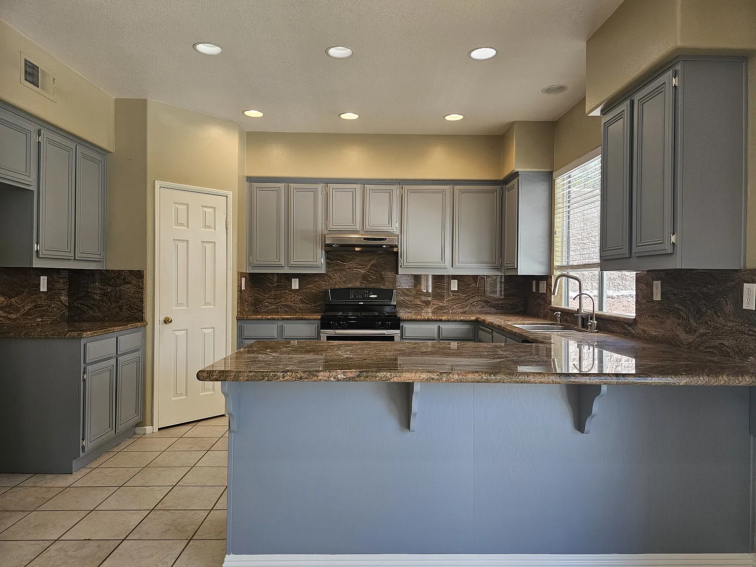 29122 Mammoth Ln — Photo 3