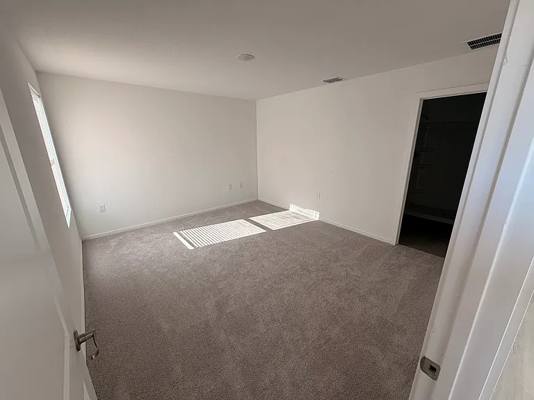 10807 Bernal Cv — Photo 11