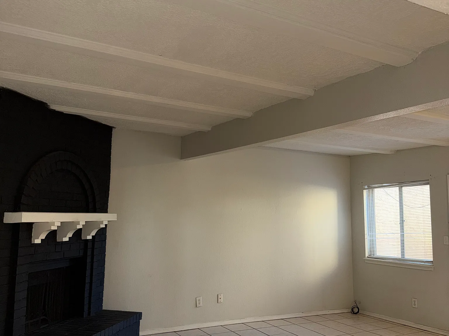 3 bed, 1218 sqft, $1,348 — Photo 2