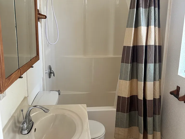 323 Kretschmer Ave — Photo 3