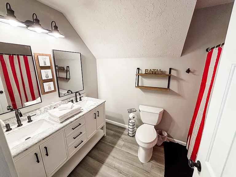 3000 N Lakewood Ct — Photo 20