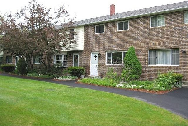 1st image of 99 Oakridge Dr