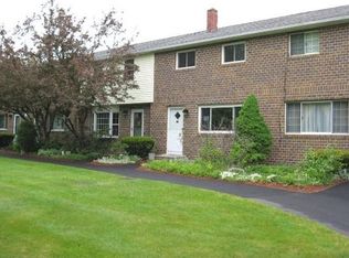 99 Oakridge Dr, Londonderry, NH 03053