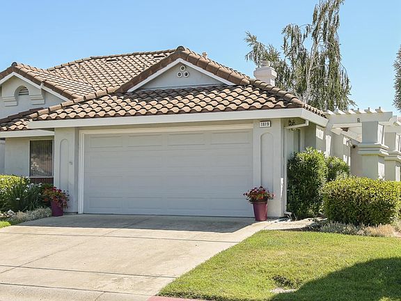 2nd image of 1819 Pinecone Ct