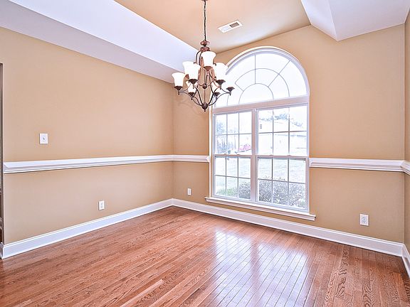4th image of 129 Sundance Cir