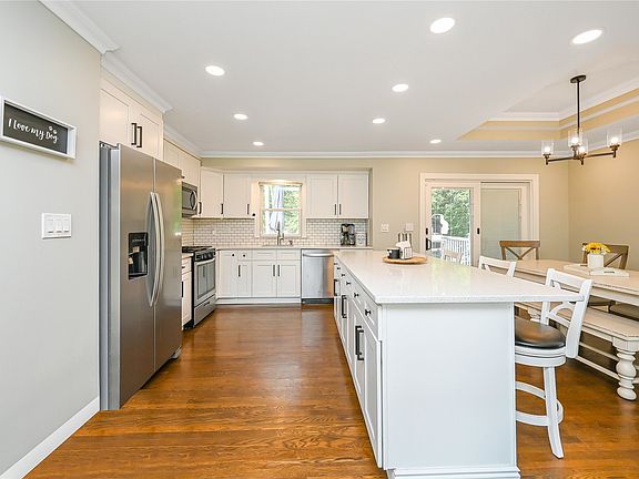 4th image of 248 Bow Dr