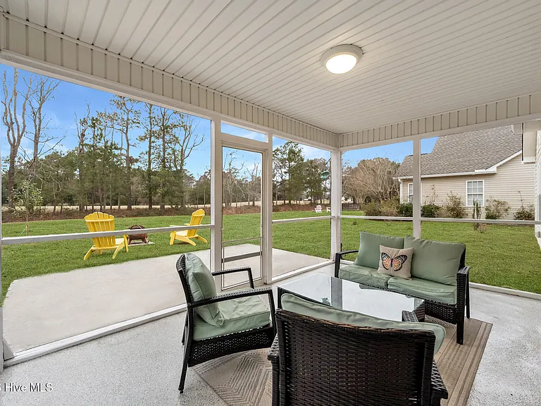 508 Azalea Dr — Photo 36