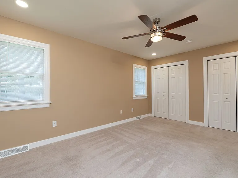 4329 Deertrail Dr N — Photo 24