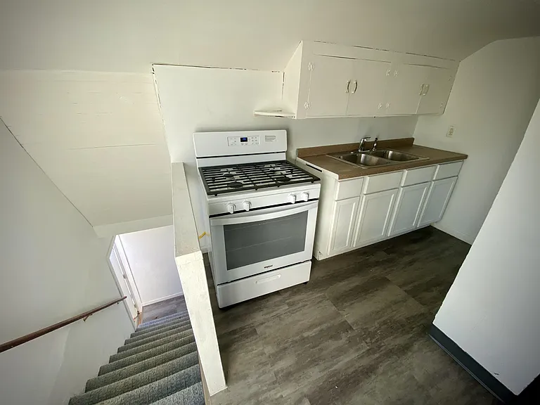 1825 Bloomfield Rd #3 — Photo 4