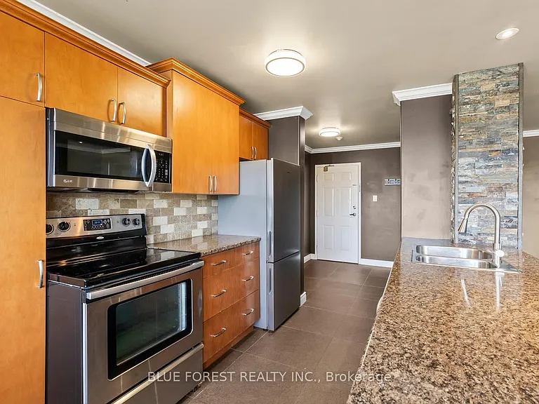 1600 Adelaide St N #608 — Photo 13