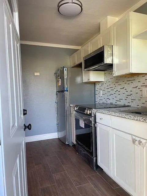 4293 Hillview Dr — Photo 3