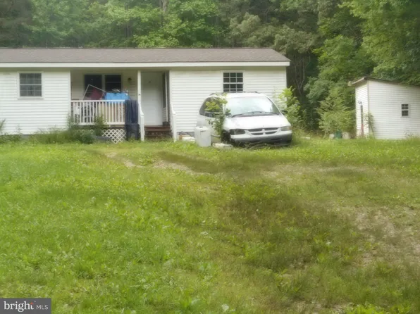 11913 Carvers Creek Ln, Gloucester, VA 23061