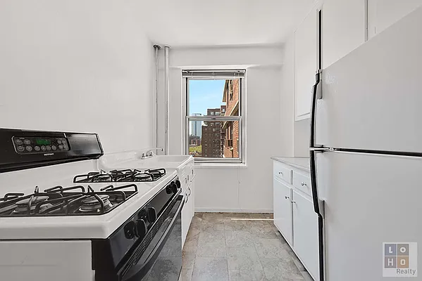 Sold by LoHo Realty | media 2