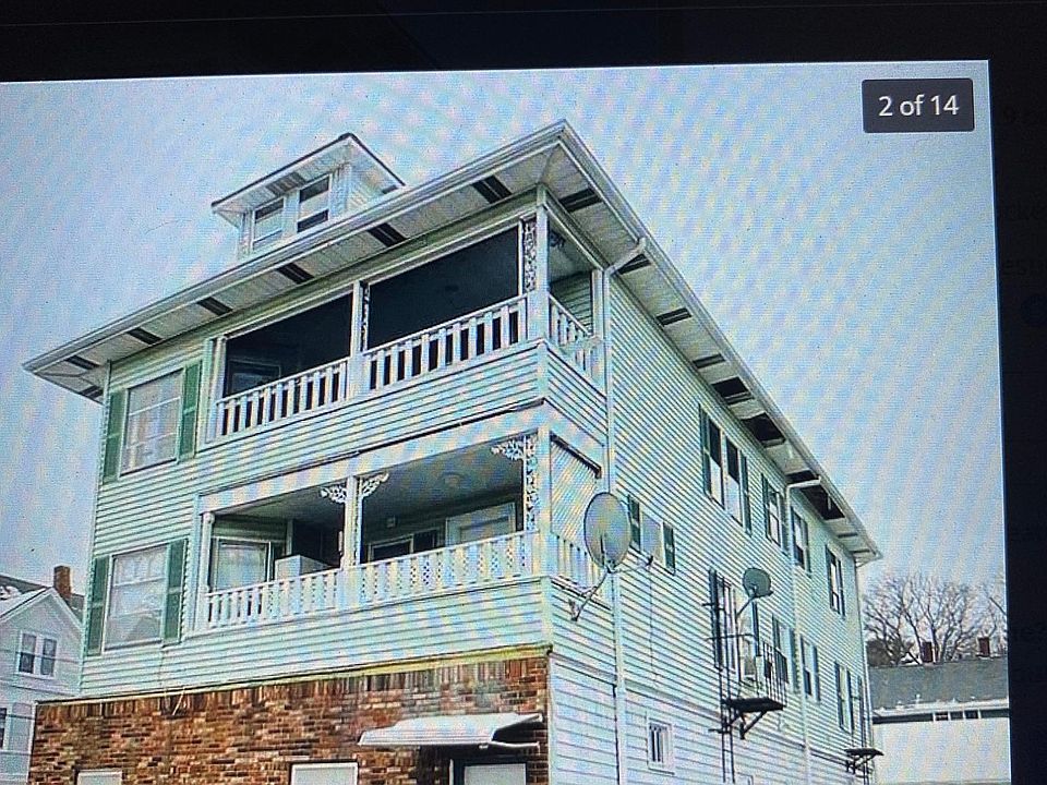 2nd image of 401 Willow St