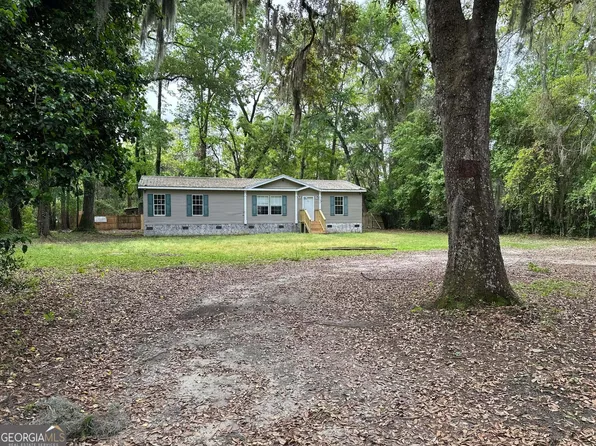 1494 Lake Dr, Midway, GA 31320