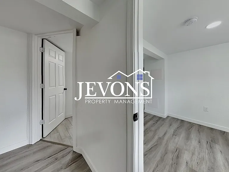 630 N Skyline Dr #B — Photo 27