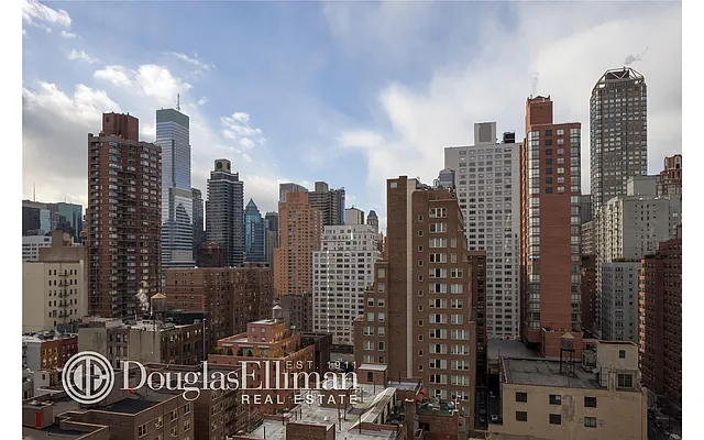 Sold by Douglas Elliman | media 15