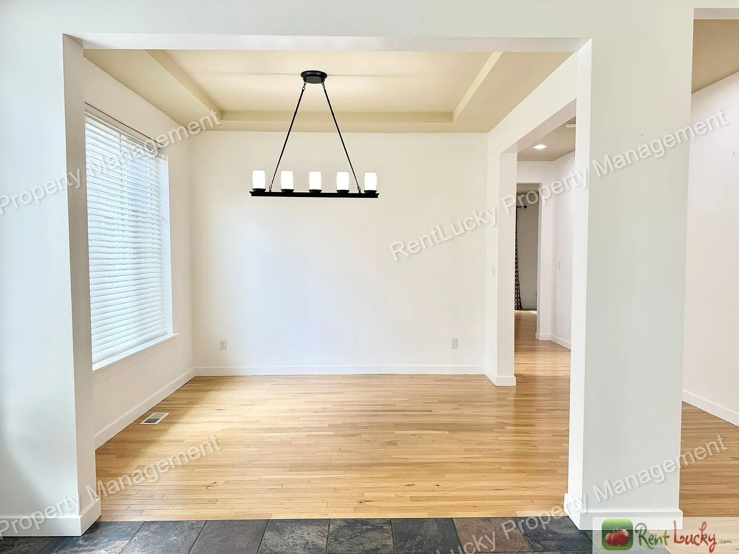 Fantastic 5 Bedroom in Bothell w/ Modern Kitchen and Bonus Area! — Photo 3