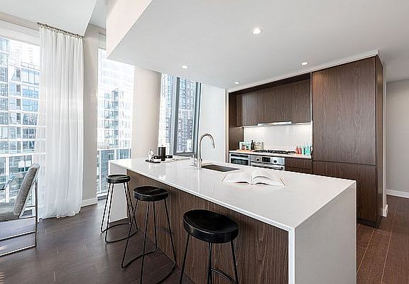 4th image of 645 59th St #708