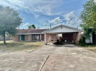 2061 Retama Dr, Zapata, TX 78076