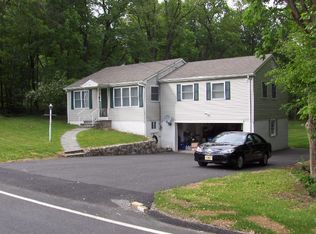 1000 Mount Benevolence Rd, Newton, NJ 07860