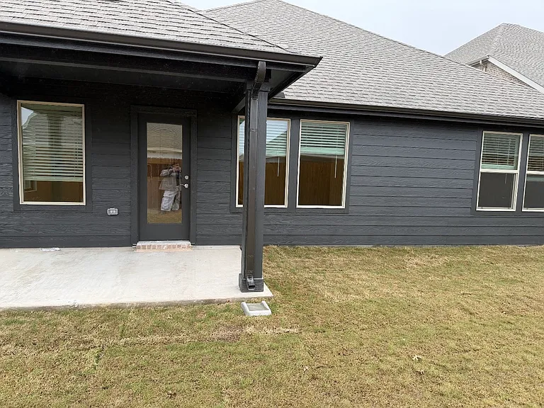 716 Edgehurst Dr — Photo 11