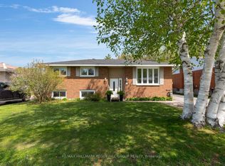 32 Kerr Dr, Penetanguishene, ON L9M 1H6
