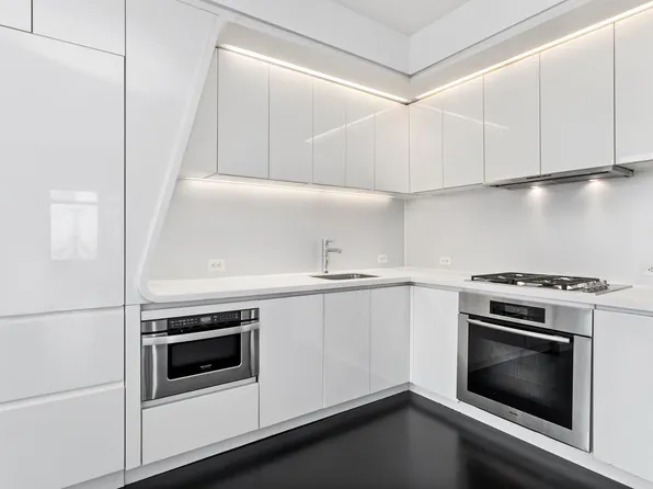 123 Washington Street image 4 of 12